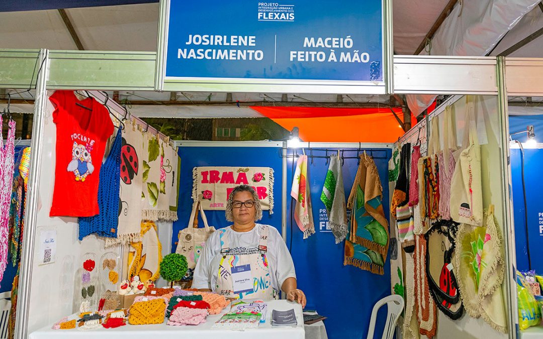 Artesanato dos Flexais faz sucesso em feira na orla de Maceió